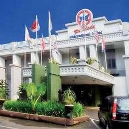Hotel Pardede International Medan Exterior foto