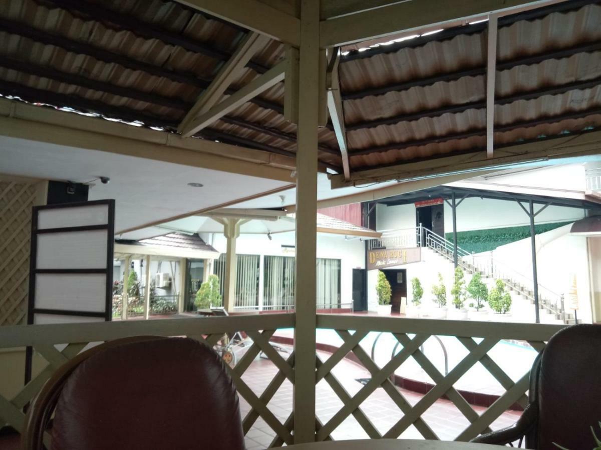 Hotel Pardede International Medan Exterior foto